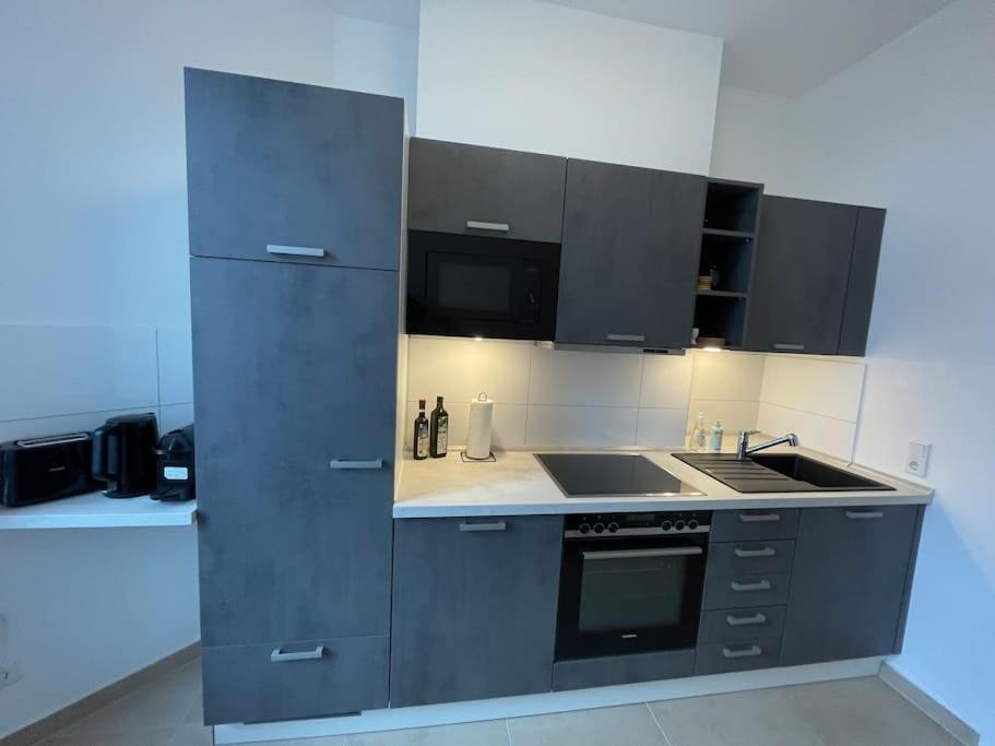 Lucky Stays Ls10 - Vollausstattung - Zentrum - Aufzug - Grosse Kueche - 2 Zimmer - Smart-Tv Magdeburgo Exterior foto